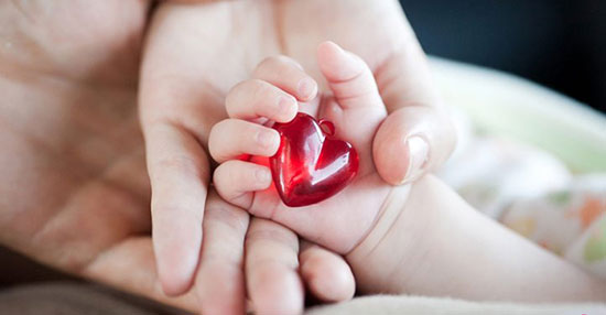 بیماری های مادرزادی قلبی در نوزادان: علل، درمان و نکات مهم - مجله صورتی‌ها