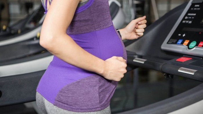 تردمیل در بارداری؛ آیا تردمیل برای زن باردار خطرناک است؟