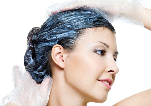 راهنمای رنگ کردن موی سر,Rubbing-In-Hair-Dye